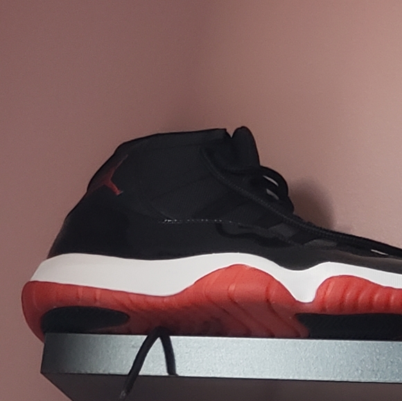 Air Jordan 11 bred size 10 - Picture 5 of 7